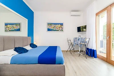 Essentieel mini-appartement met balkon