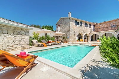 Villa rustica a Orsera con piscina privata
