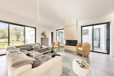 Apartment in St. Armel mit beheiztem Pool