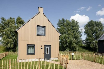 Luxe villa met sauna, gelegen aan het water o...