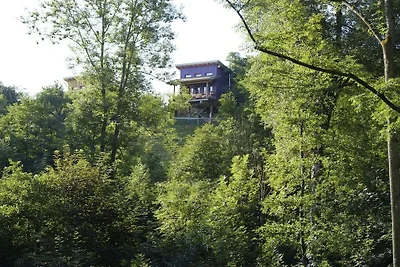 Niebieski dom na palach