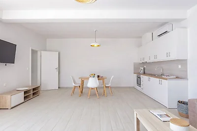 Villa - eingezäunt Petres 3