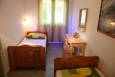 Luxuriöses Srima-Retreat mit Bootsanlegeplatz