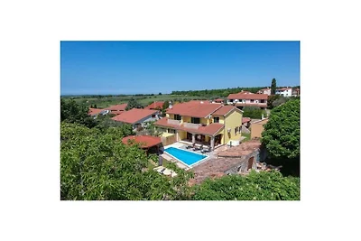 Ferienhaus in TAR mit Schwimmbecken