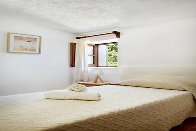 Hillside Villa mit Pool für 5