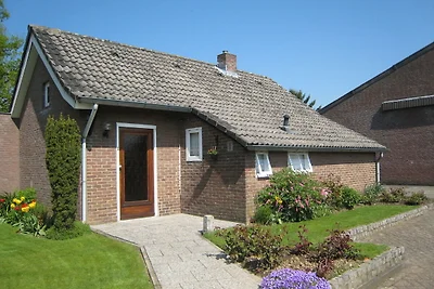 Authentiek appartement in Margraten met een...