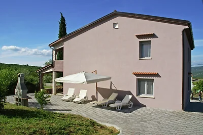 Wohnung in Rakalj mit Garten