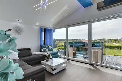 Villa in Fažana nahe Strand mit Pool