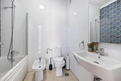 Wohnung in Lagos mit Pools und Fitnessstudio