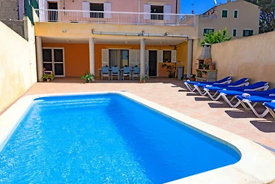 Huis in Muro met zwembad en barbecueplaats