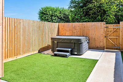 Scheune in Cotswolds mit Whirlpool & Aussicht