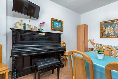 Apartment mit Meerblick und Terrasse