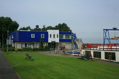 Ferienhaus in Steendam mit Garten