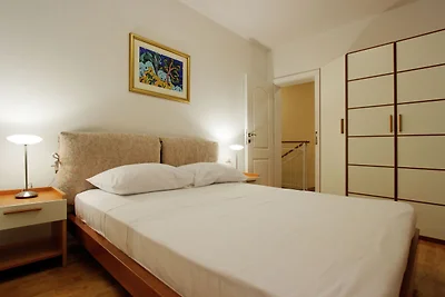 Große Villa auf der atemberaubenden Insel Hva...