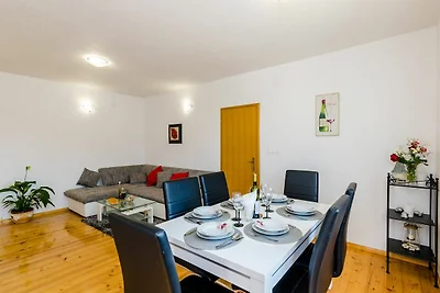 Apartment &  Rooms Maždin - One Bedroom Apart...