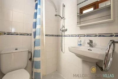 Haus in Pollenà mit Terrasse und Grill