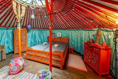 Lebhaftes Ferienhaus mit Garten
