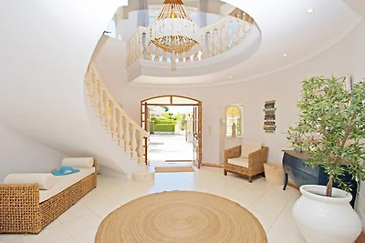 Villa ad Almancil con 9 camere da letto