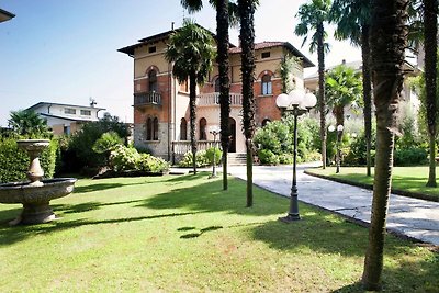 Exquisite Villa in Desenzano Del Garda am See