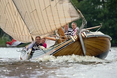 Moderner Bungalow mit Kamin direkt am Wasser