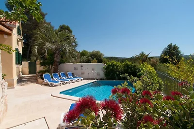 Schöne Villa am Strand mit privatem Pool