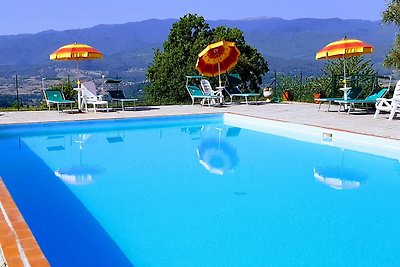 Appartamento a Poppi con piscina in comune