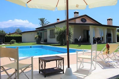 Villa Anna, Camaiore