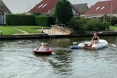 Ferienhaus in Koudum mit Schwimmbecken