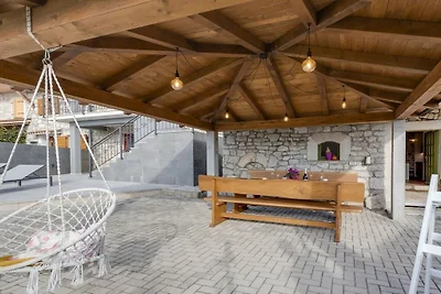 Villa in Dračevac mit Schwimmbecken