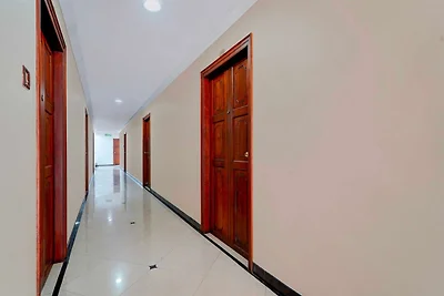Collezione O MG Road Trivandrum