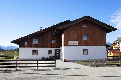 Vakantieappartement in Krün met zwembad