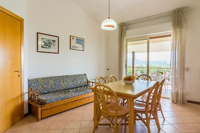 Villa moderna con piscina a Manerba del Garda