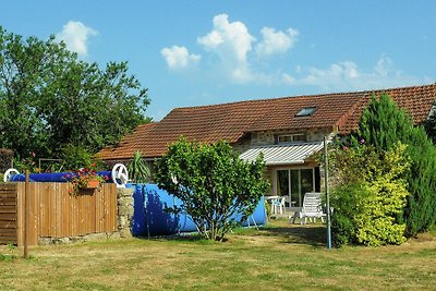 Gezellig vakantiehuis in Marsac met zwembad