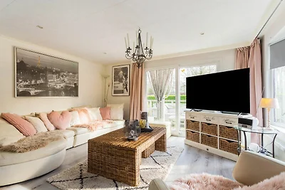 Chalet accogliente con comode terrazze a Hoek