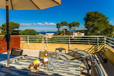 Schöne Wohnung mit Terrasse und Meerblick