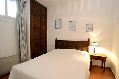 Apartment in Estartit with sea beach