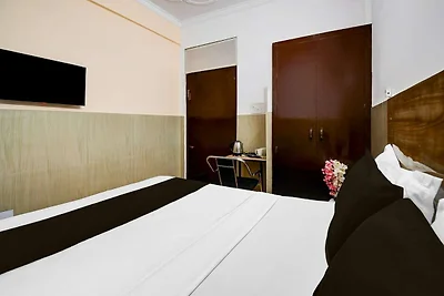 Collezione O Vikas Nagar Po.