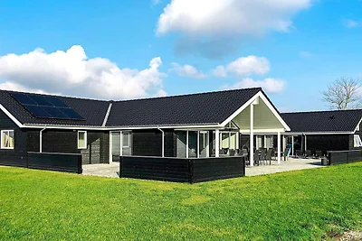 26 Personen Ferienhaus in Grenaa