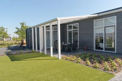 Schönes Chalet mit Büro in Zeeland
