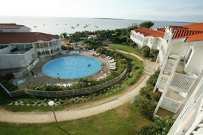 Appartement mit Blick auf das Schwimmbad