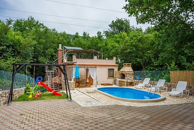 Entzückendes Ferienhaus mit privatem Pool