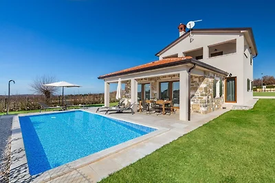 Splendida villa con piscina e terrazza