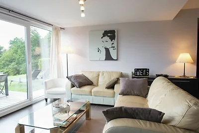 Luxuriöse Villa mit Pool in Stavelot