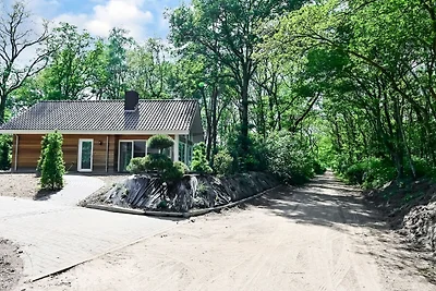 Huis in Reutum met Jacuzzi & Boszicht
