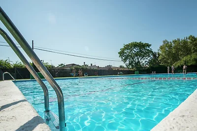 Schönes Ferienhaus mit Schwimmbad