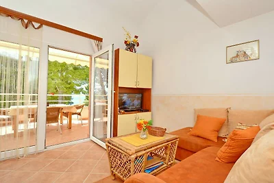 Studio Apartment with Balcony and Sea View...