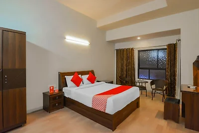 Stadthaus Oak Sinhgad Road Crossway