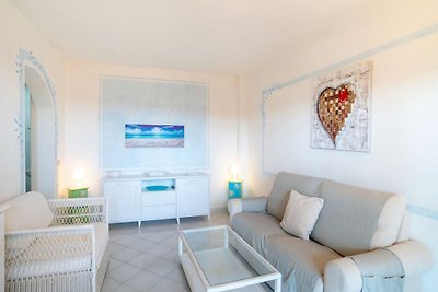 Apartment in a quiet residence 300 mt from th...