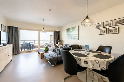 Apartamento con vistas al mar y terraza...