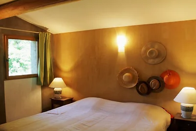 Ferienhaus in Villars mit Schwimmbecken
